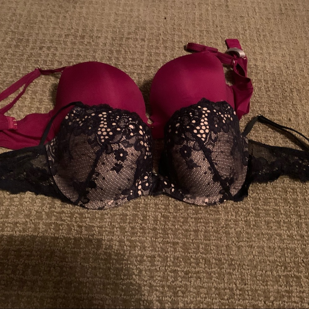Very sexy black and nude bra from Victoria’s!